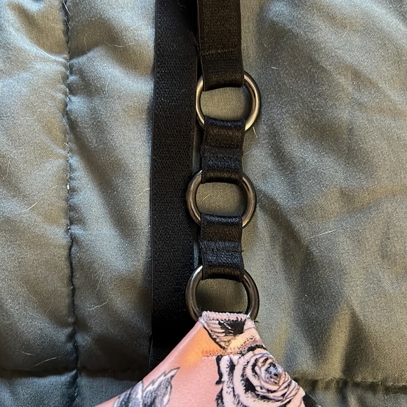 Victoria’s Secret 36 DDD Bra - Picture 2 of 9